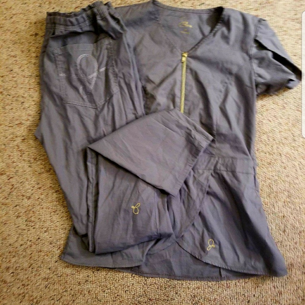 Jaanuu Scrub Set